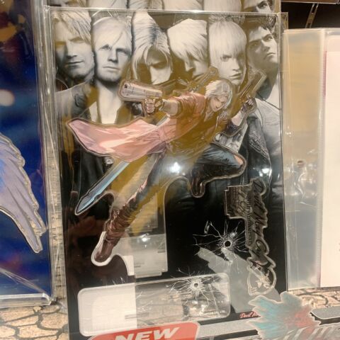 Japan Capcom STORE Devil May Cry Acrylic stand decoration 20th Anniversary Dante